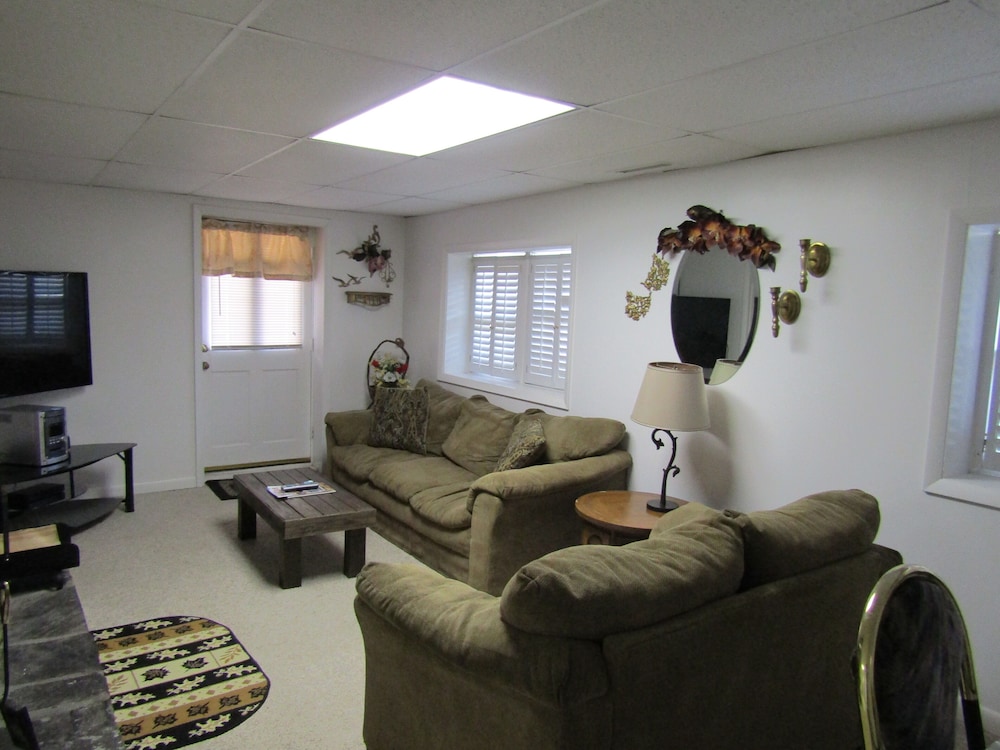 Sugar Mountain Drive 1866 6 Bedroom Home by RedAwning
