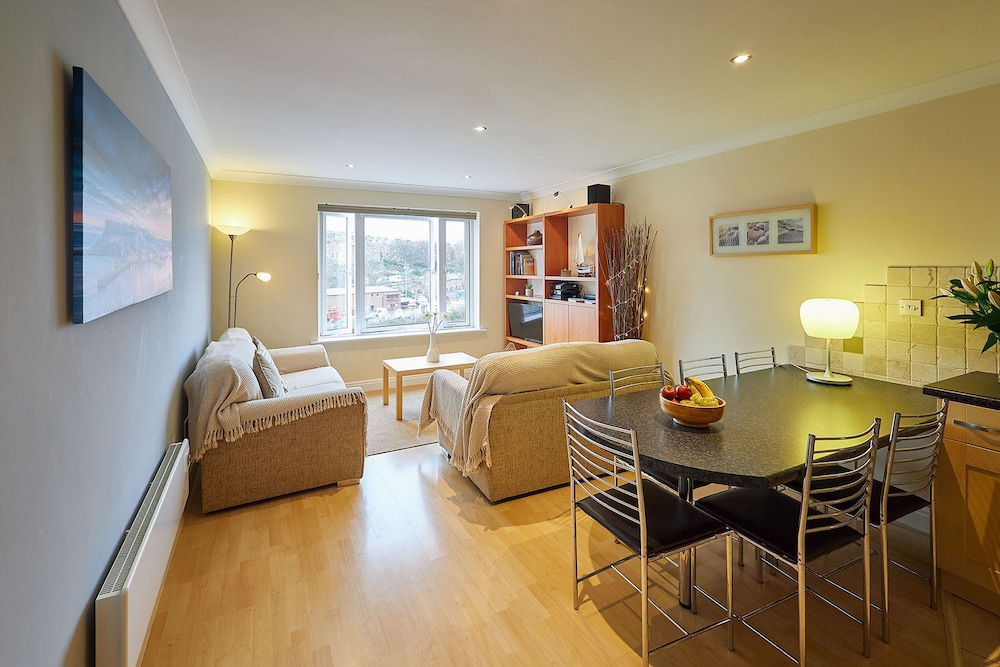 Host Stay Seal View