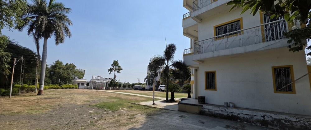 Hotel Manas