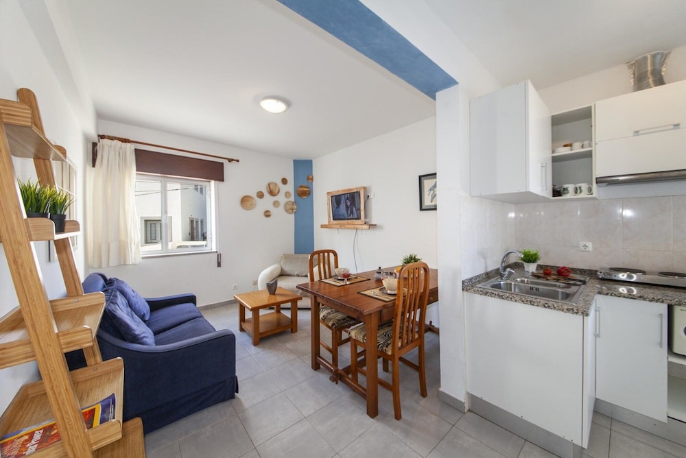 A32 - Postigo Apartment in Lagos view 2
