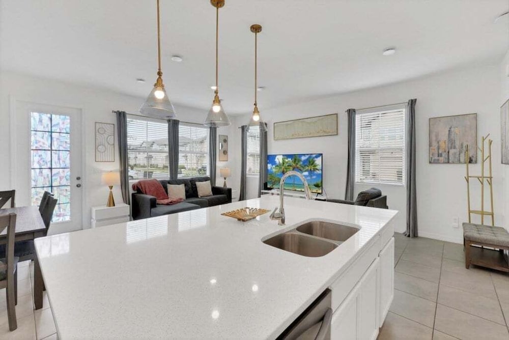 3 Beds 3 Baths Cozy Town Home 3 Bedroom Townhouse