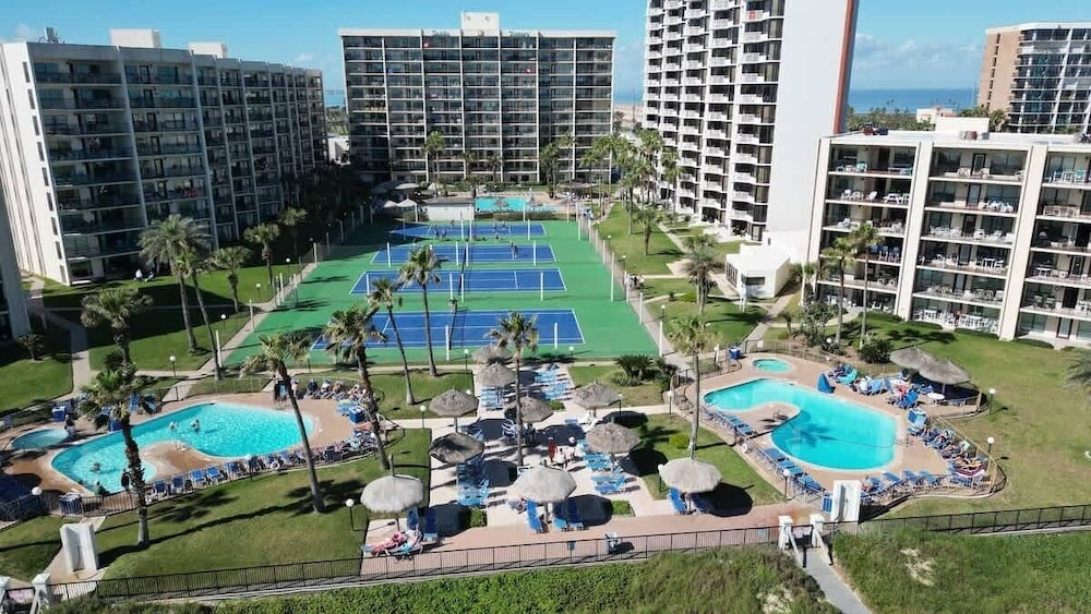 Saida Beachfront Luxe Condo Two Heated Pools 2 Bedroom Condo