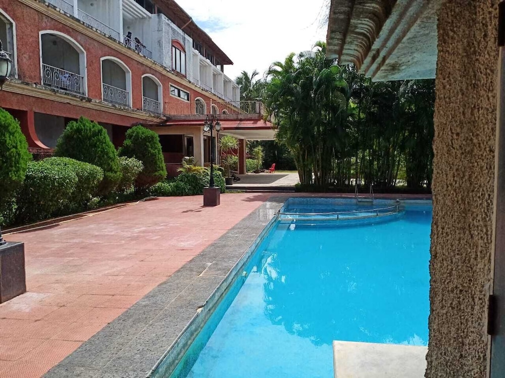 Arnala Beach Resort