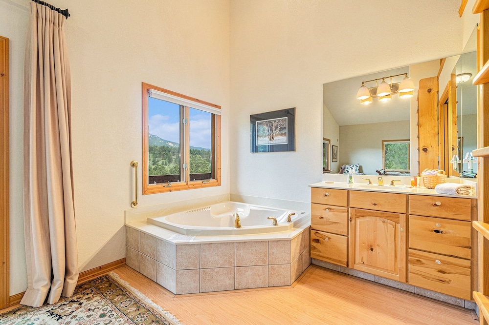 H7 at Hope Mountain -- 6-Bedroom Retreat Home at Allenspark Colorado 6 Home by RedAwning - Property Image 17