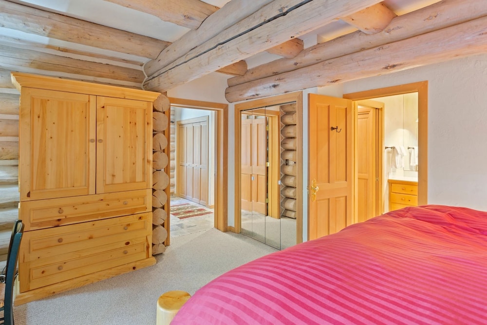 Pine Inn at Trail's End Lodge - Three Bedroom Residence with Spa #3 3 Condo