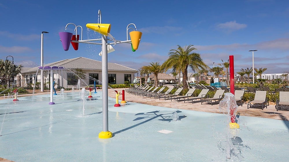 Epic Family Getaway: Themed Villa Near Disney !