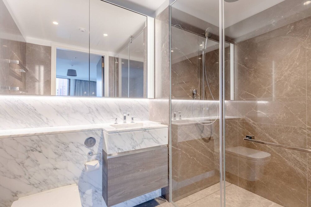 Luxurious 2BD Flat by the River Thames - Vauxhall