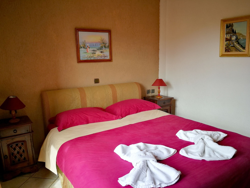 Nikky's Place - Property Image 9