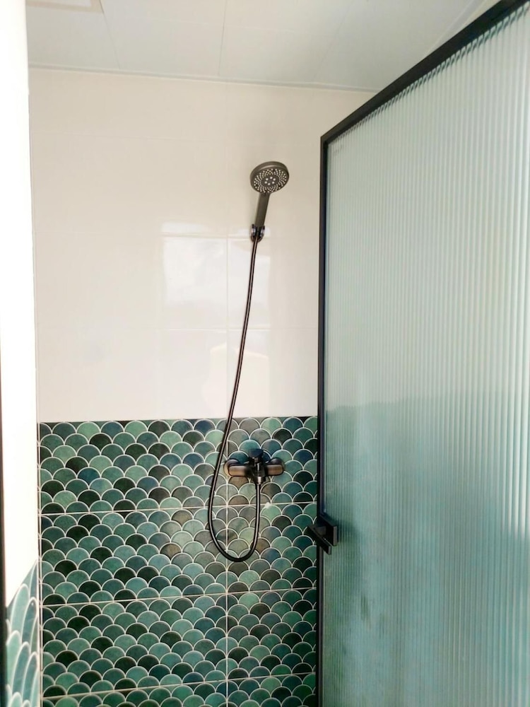 Luxurious Nairobi Condo With Rooftop Pool & Gym