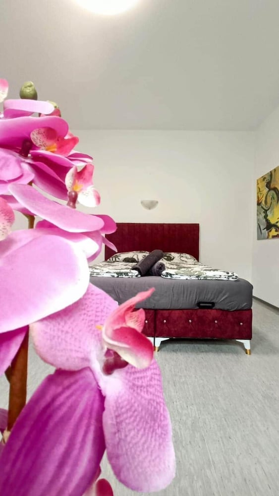 Comfy 4BR Apt Ideal for Groups Families
