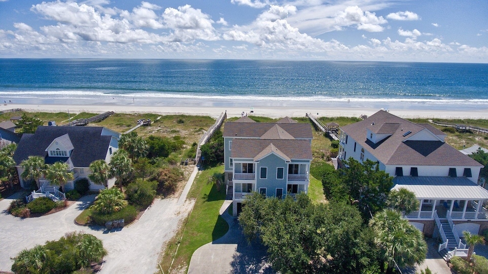 Spectacular Oceanfront Home Located On North Litchfields Peaceful And Pristine Beaches. 6 Bedroom Home by Peace Vacations