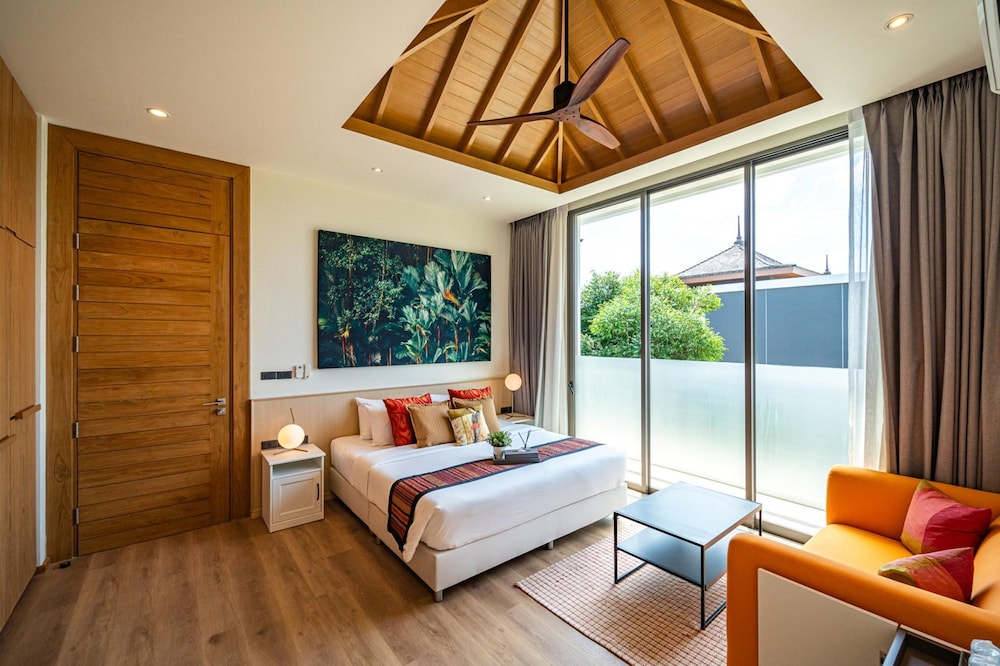 Teak 5 Bedroom Private Pool Villa Bangtao Beach