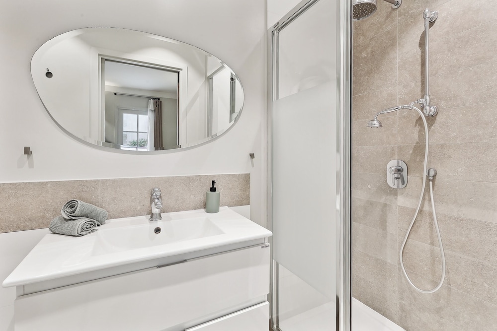 Chic 2BR 2BA near Place des Vosges