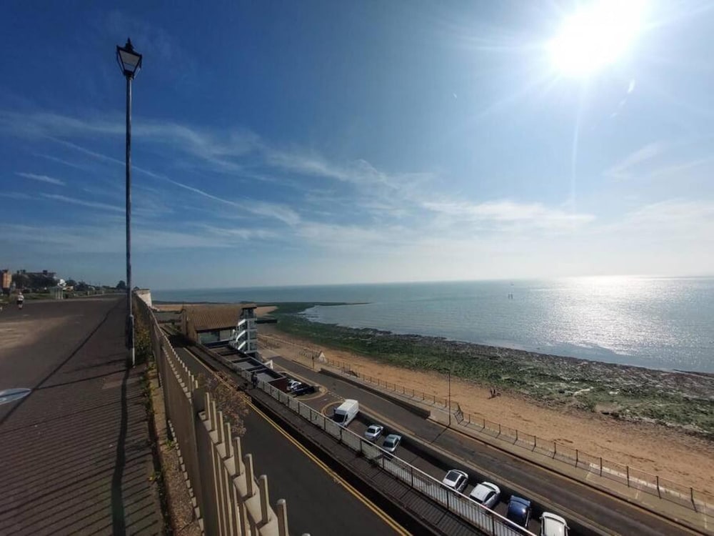 Ramsgate Vacations - Host Stay Victoria Gardens - Property Image 2