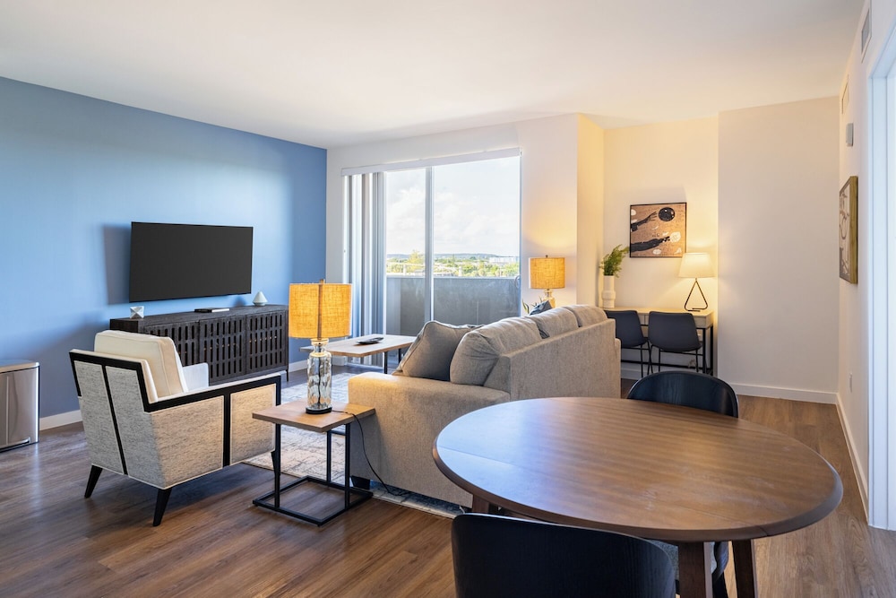 Landing Apartments - Pompano Beach