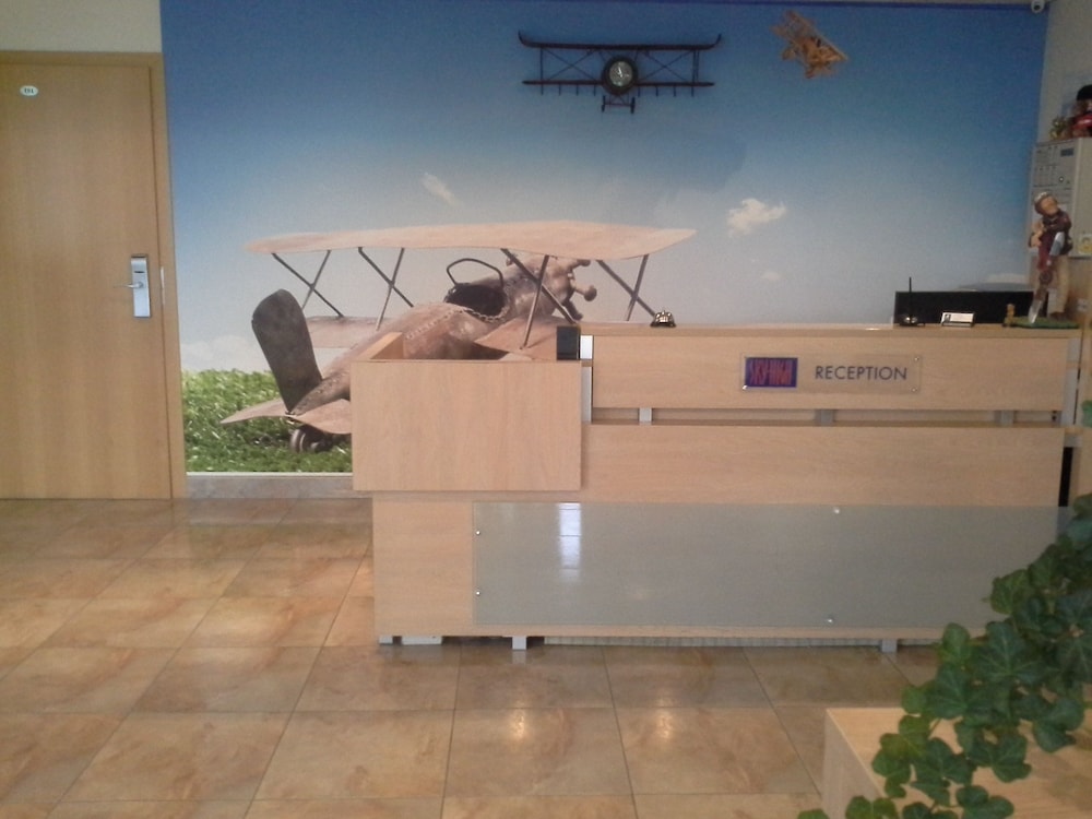 Hotel Sky High Hotel - Image 1