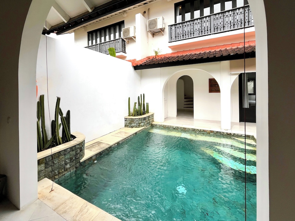 Lovely 2BR Villa Close to The Beach