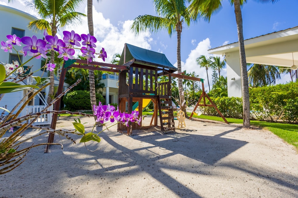 Villa Desiree 5BR Cocotal Luxury Villa Pool Maid