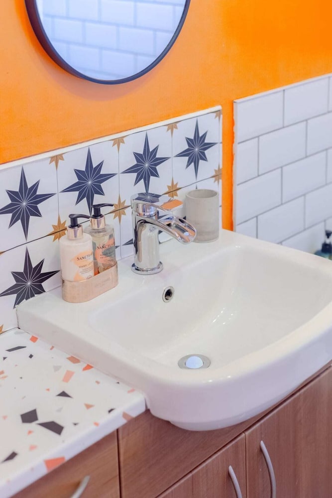 Vibrant 1BD Flat - 8 Mins to Dalston, Hackney!