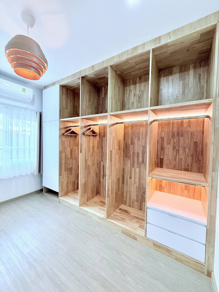 Minimalist Townhome Stay