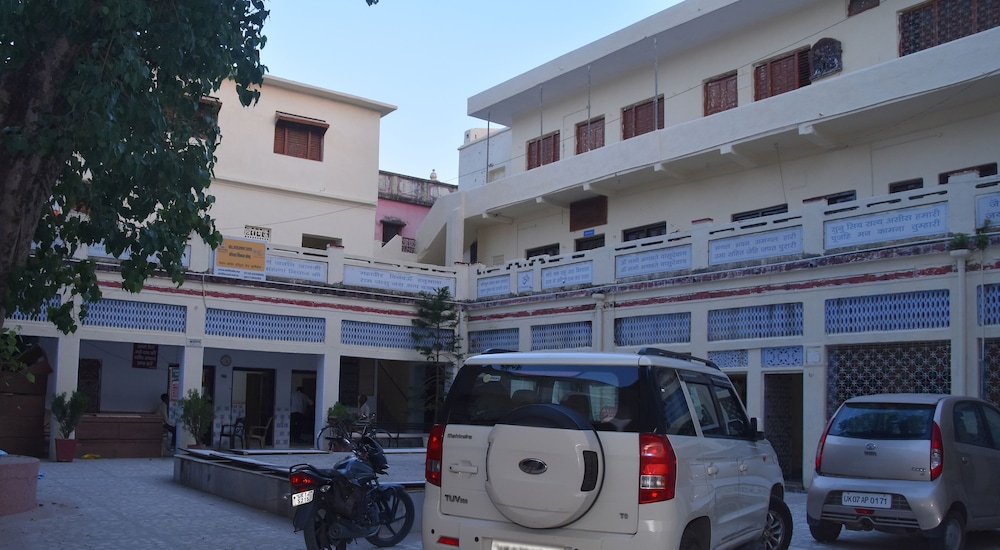 Bhajan Ashram Rishikesh