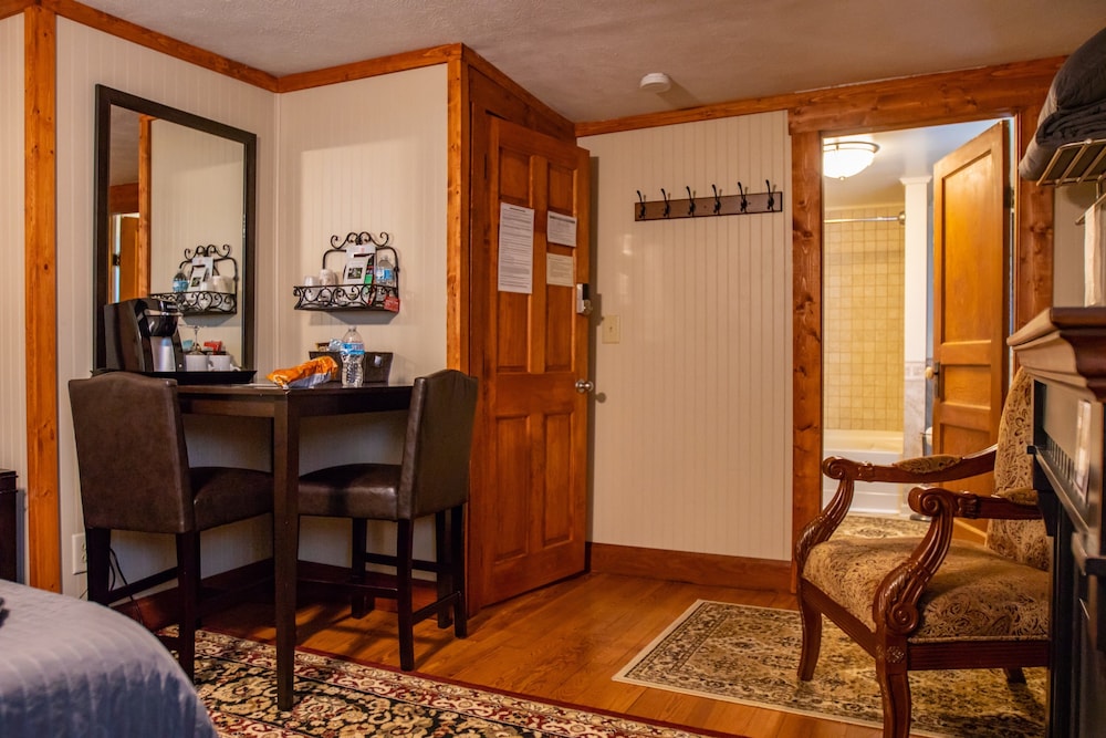 Hocking Hills Inn