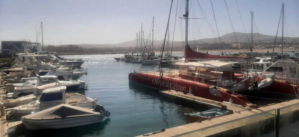 Caleta de Fuste Apartment- Sleeps4- Pool- Garden