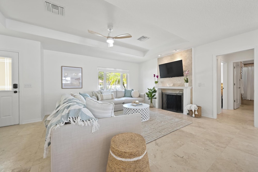 Latitude Adjustment Ami 3 Bedroom Home