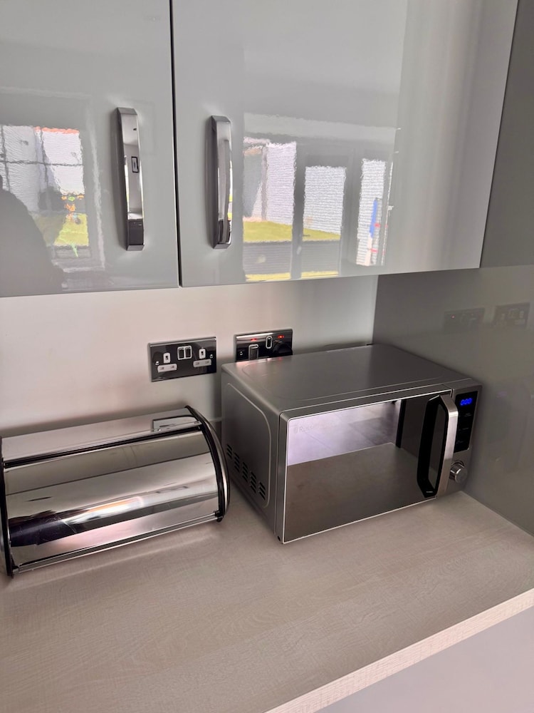 Luxurious Majestic 4 Bedroom- Free Parking