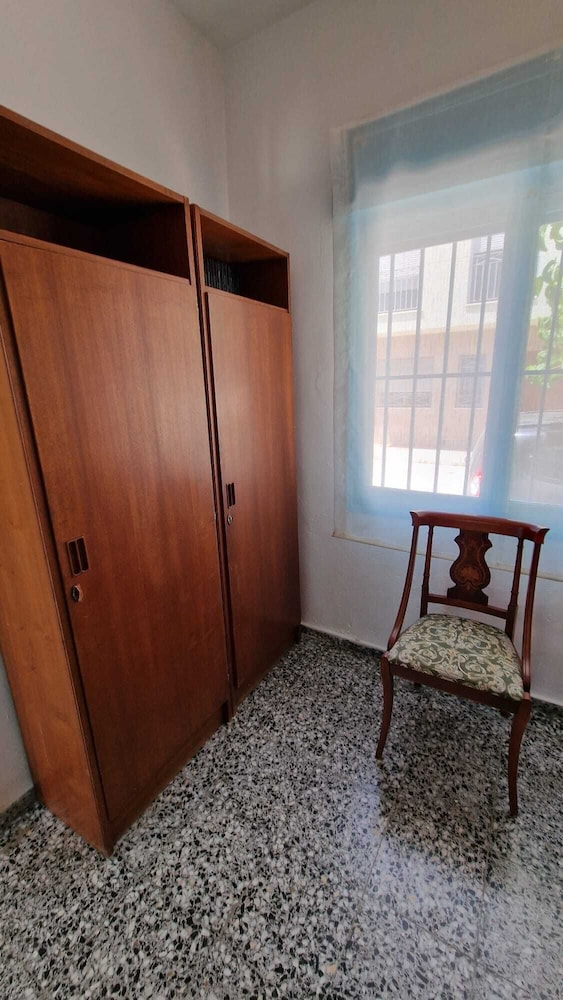 House With Exclusive Pool and Garden 7 min Walk From the Beach and the Center