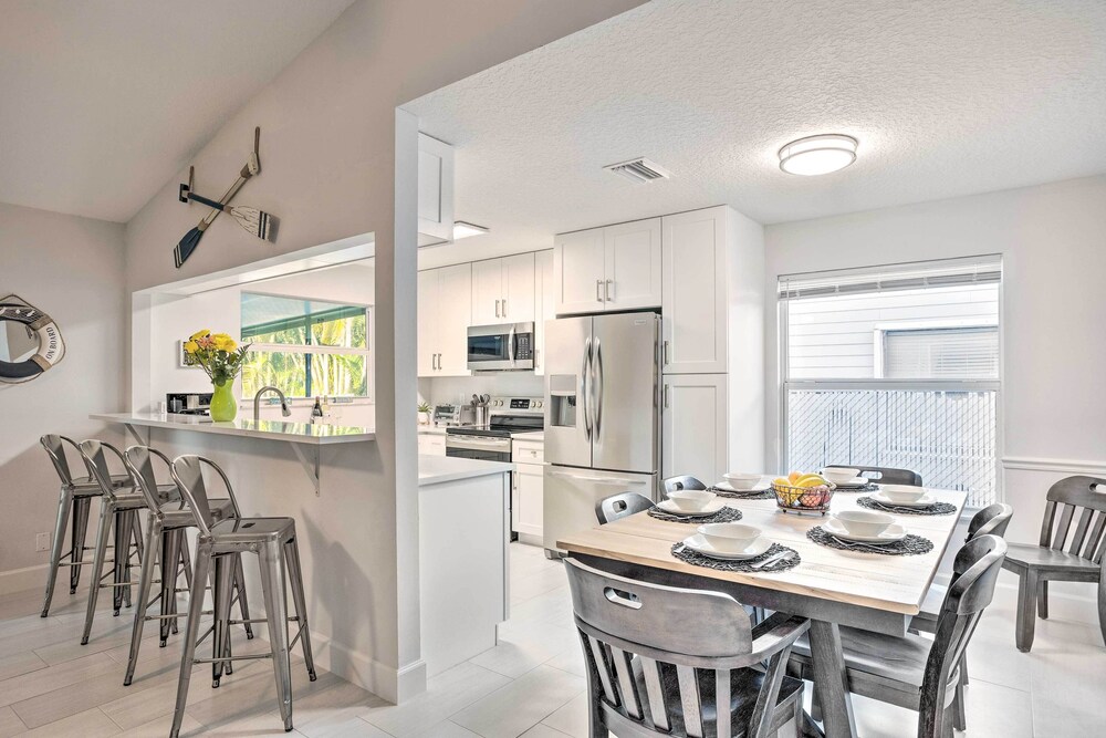 Jupiter Home w/ Patio & Grill ~ 6 Mi to Beach! view 5