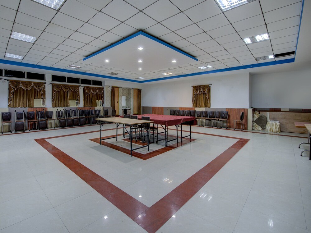 OYO 4275 Hotel Sunraj Residency - Property Image 5