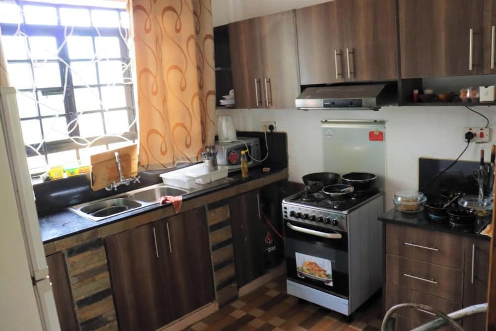 Saba House & Lodges