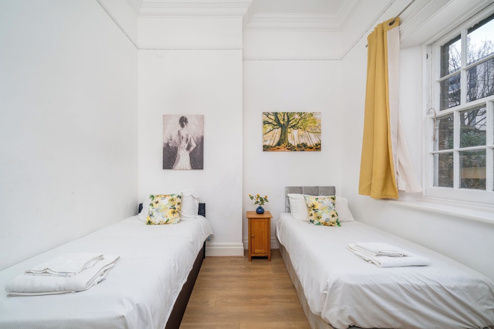 Classic Apartment Near Airport, 02 Arena, Drl, Excel Exhibition Centre
