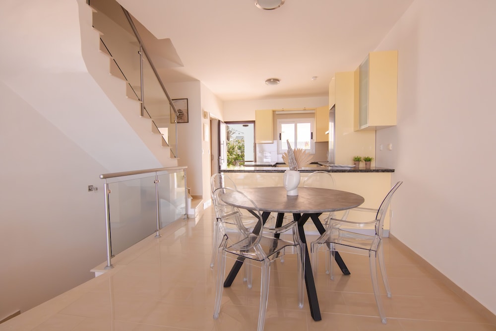Phaedrus Living Beachfront Villa Merenda