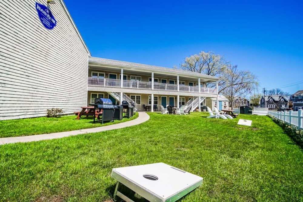 Island Manor Resort by VRHost view 4