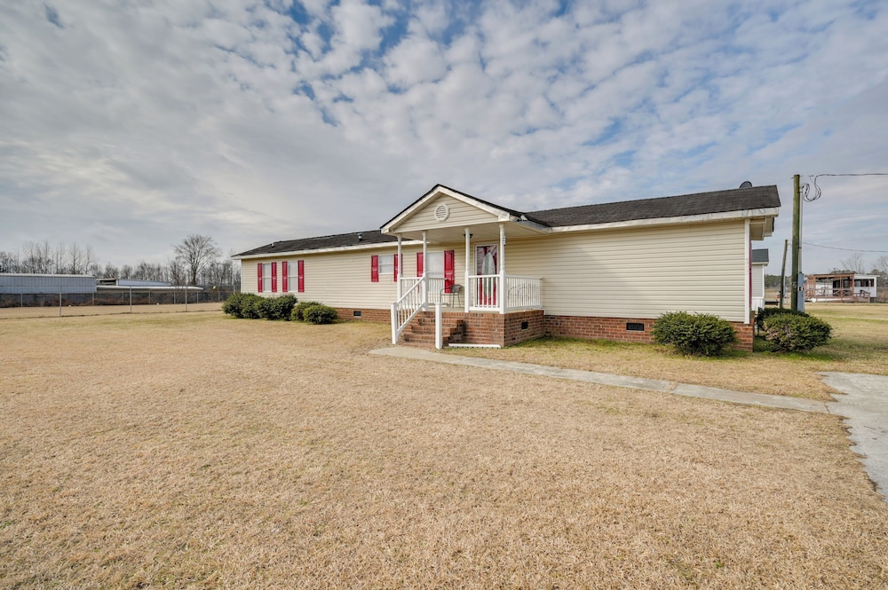 8 Mi to Dtwn Greenville: Pet-friendly Family Home!
