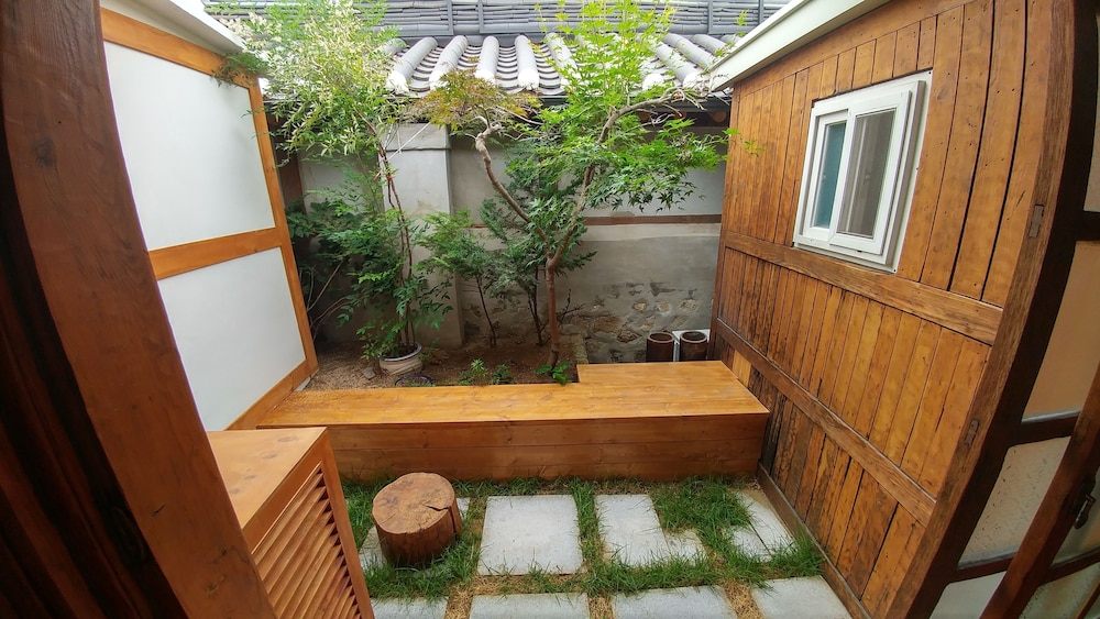 So Hyeon Dang Hanok Guesthouse