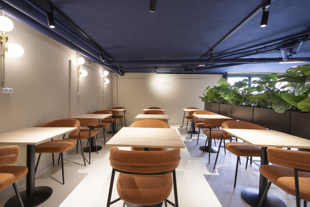 Lapa Diplomatic Flat 0 3 by Feel Lisboa