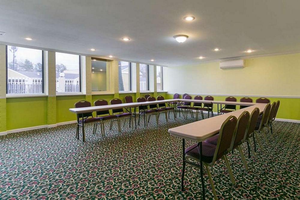 Rodeway Inn & Suites Enterprise