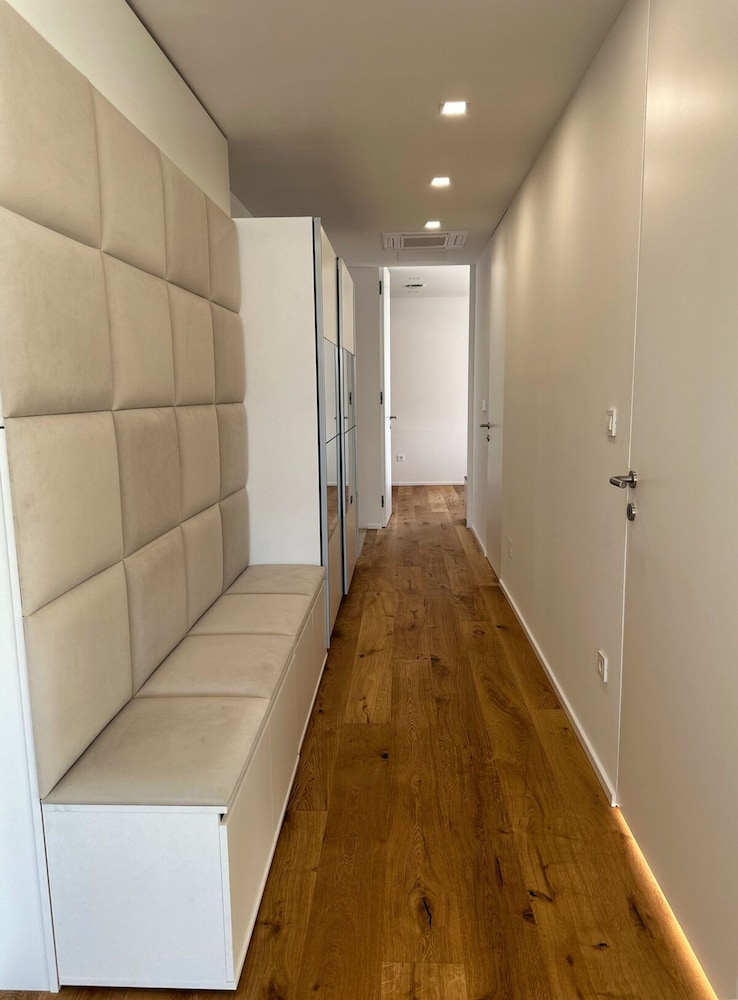 Garden Residence - Premium Castle View Apartment