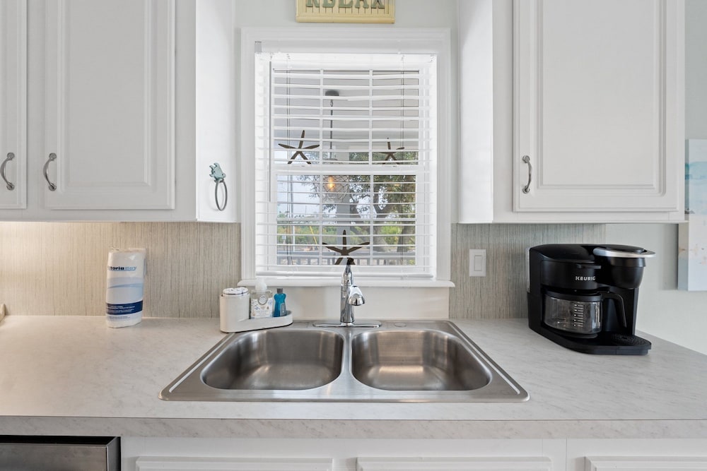 Pet Friendly Beach House - Hakuna Matata