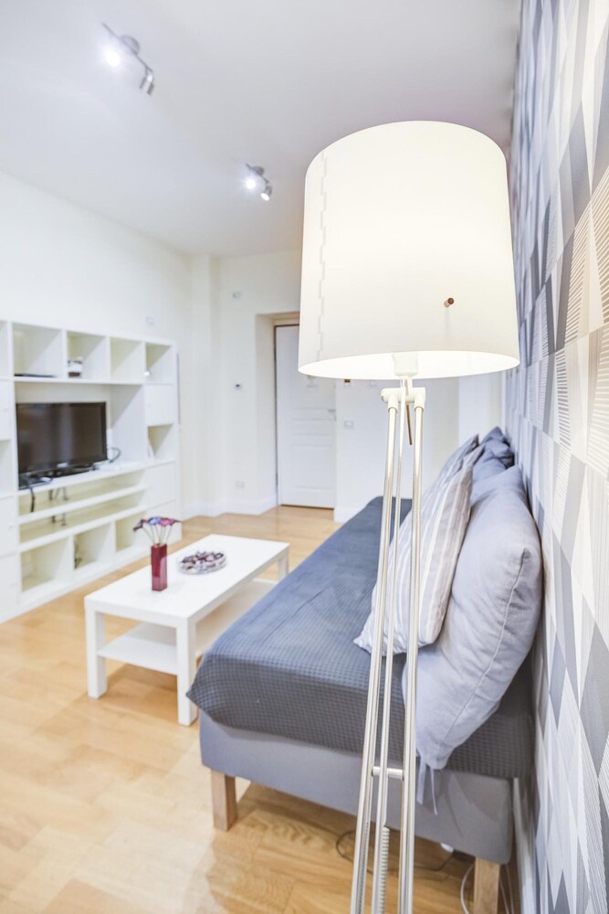 Gonfalone Residence Viola