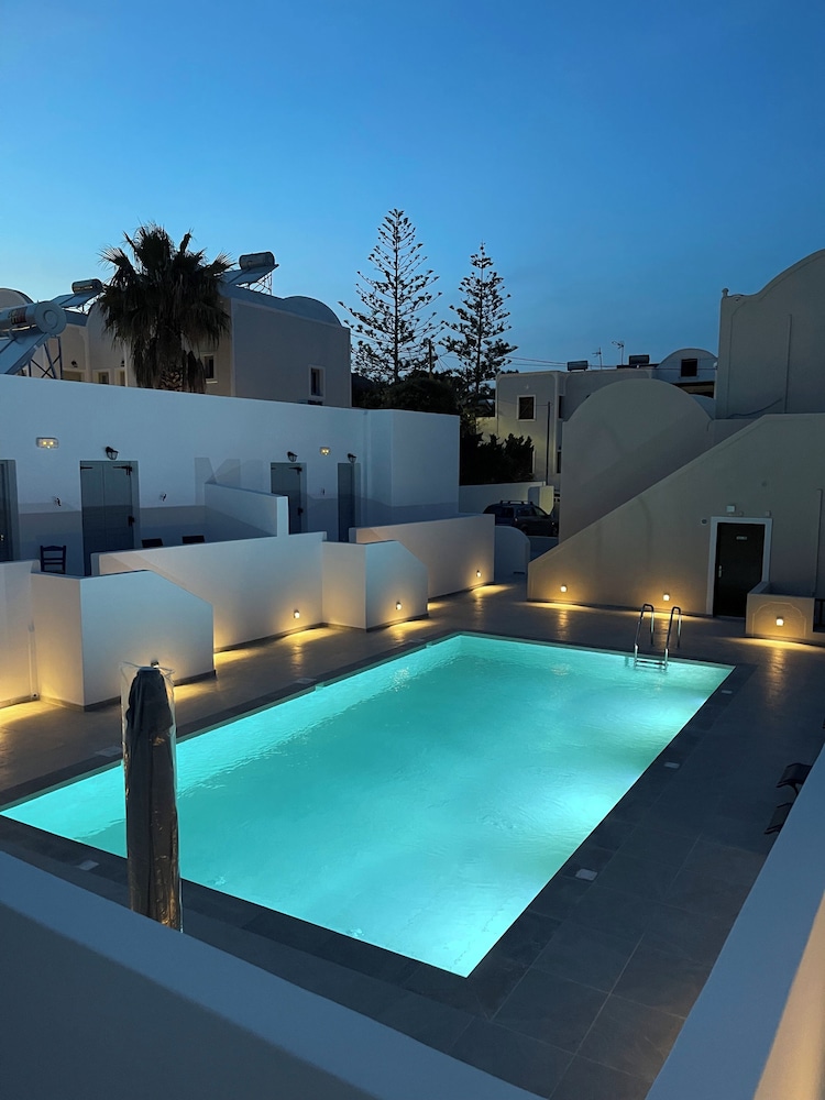Tarelis Beach Apartments & Studios