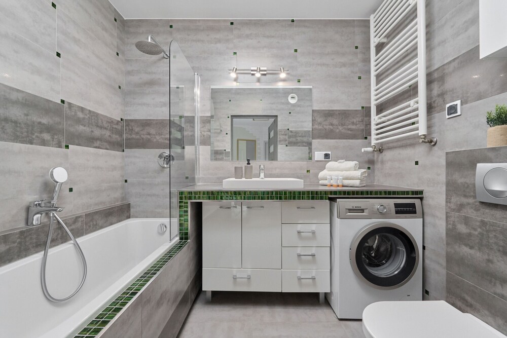 Floral Apartment Nyska by Renters