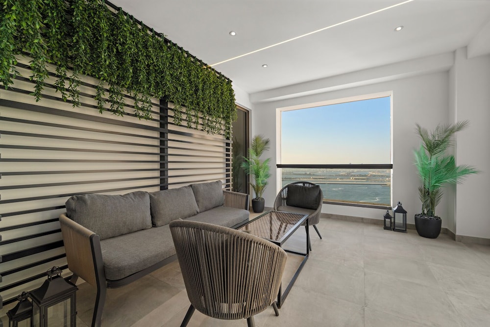 Luxury 3BR M Beachfront Retreat