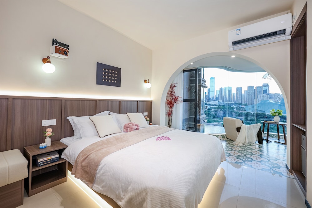 Baihong Riverview Drone Show Apartment