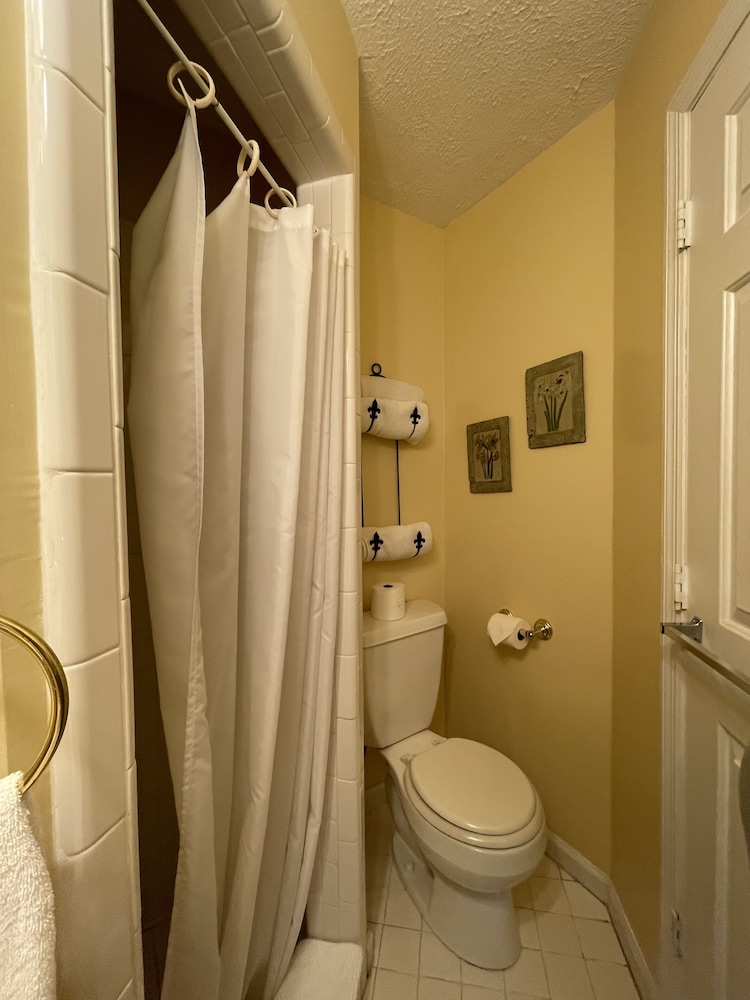 Carriage Lane Inn