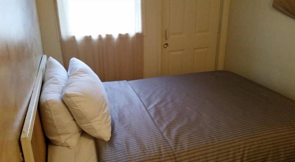 A Voyageur's Guest House