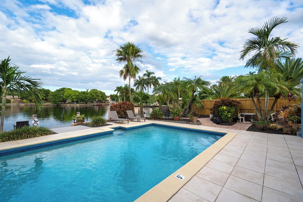 AQUA VILLA